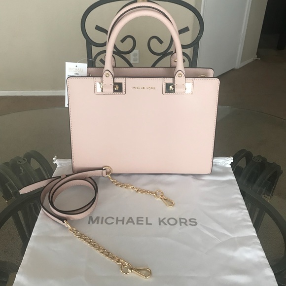 Michael Kors Handbags - 🆕 Michael Kors Medium Quinn Satchel